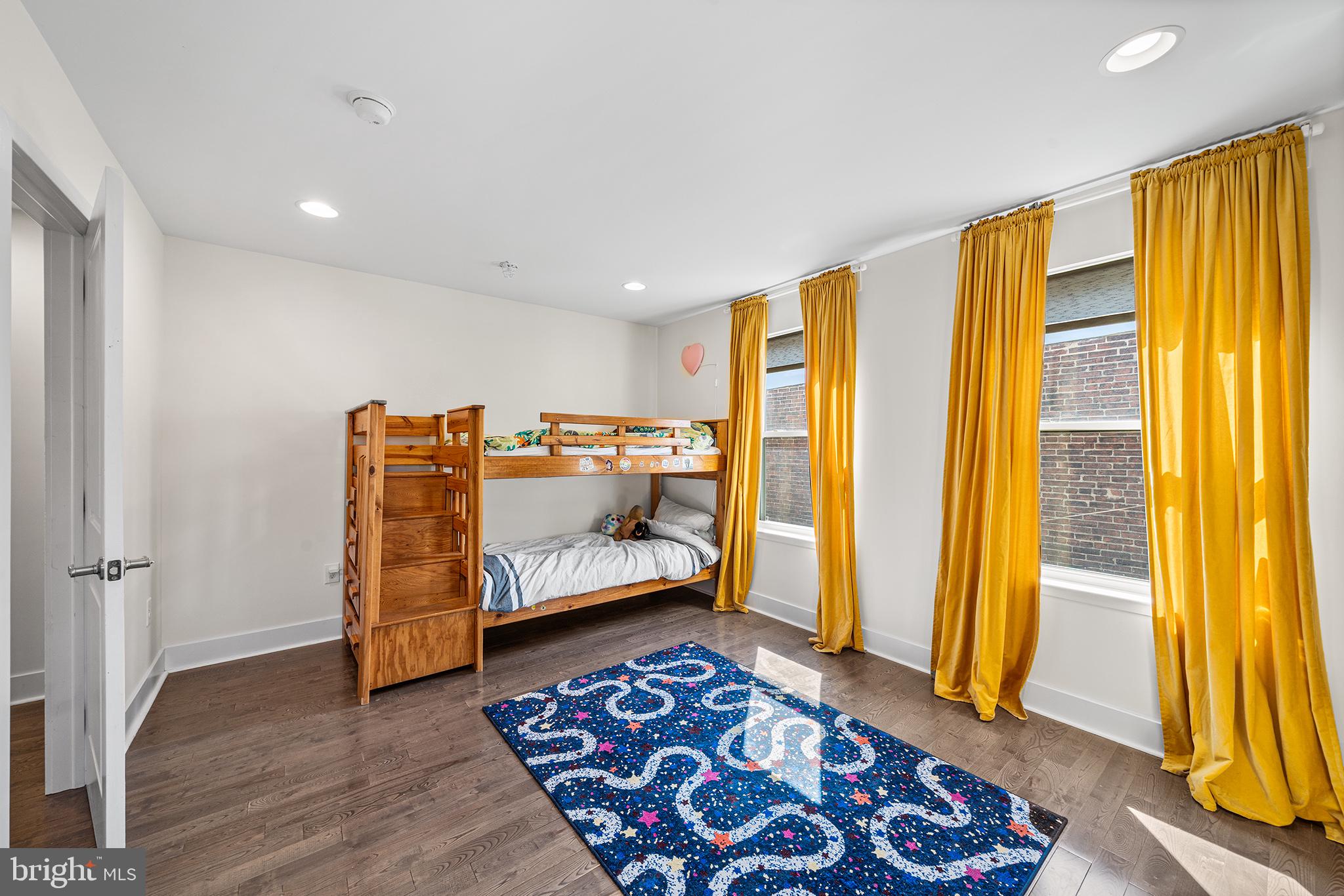 2315 Sepviva St