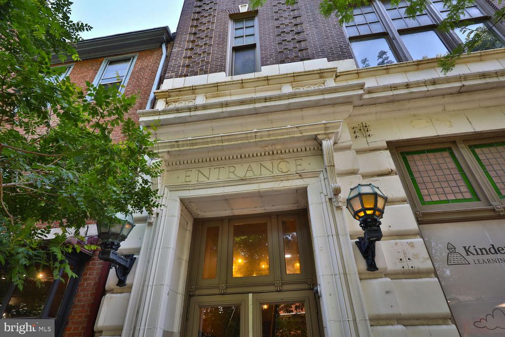 315 ARCH ST #407