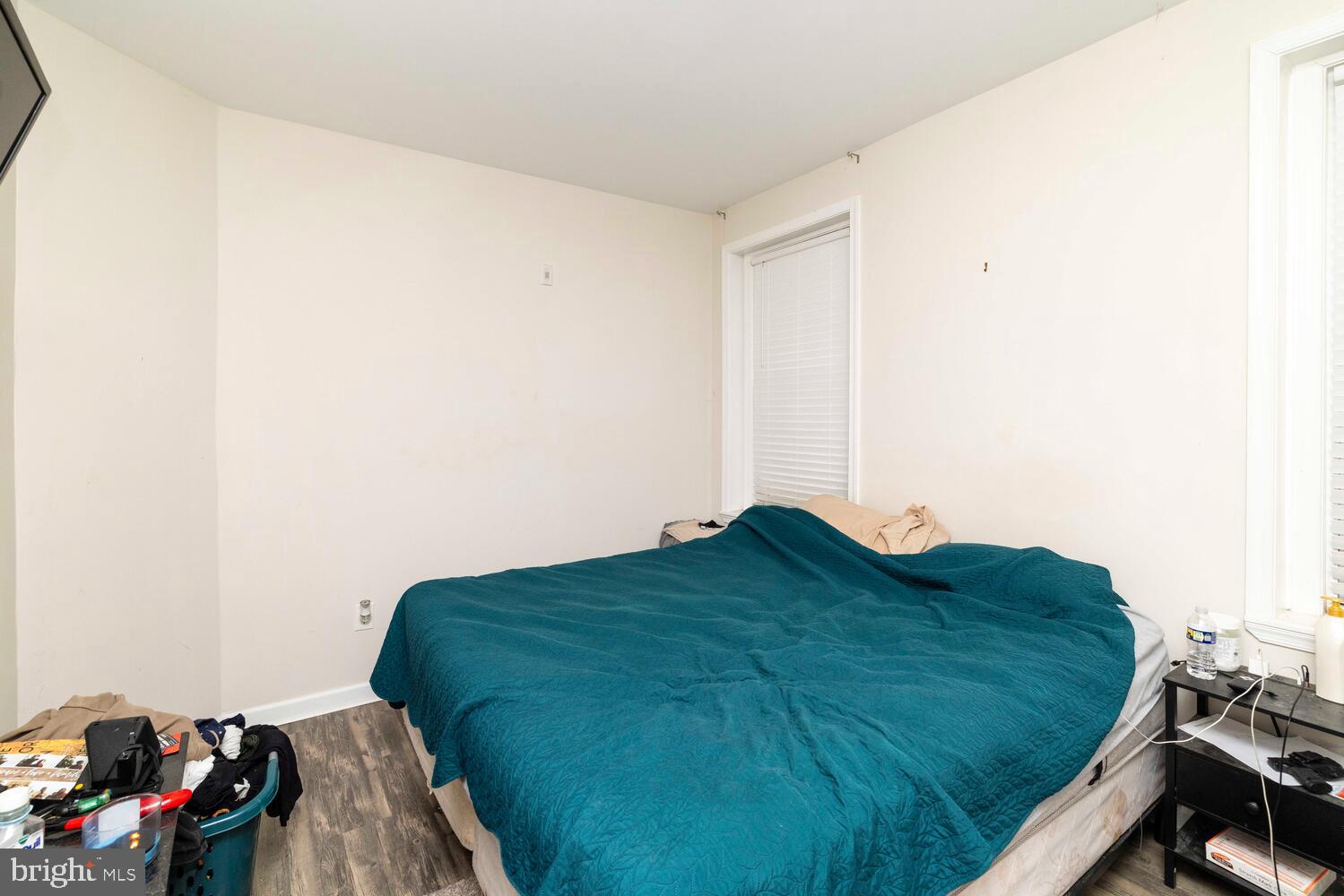 113 W Queen Ln