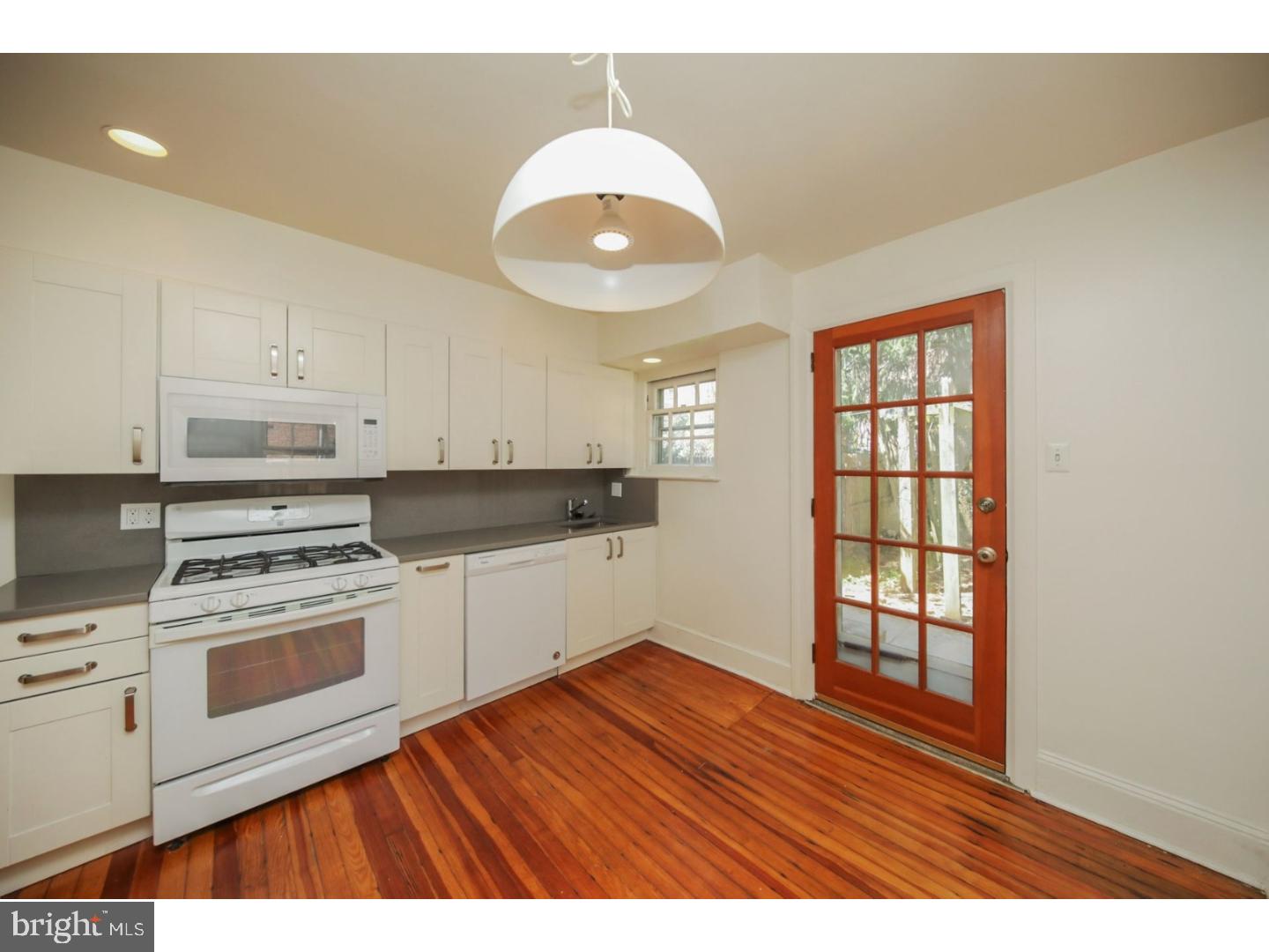 17 E WILLOW GROVE AVE