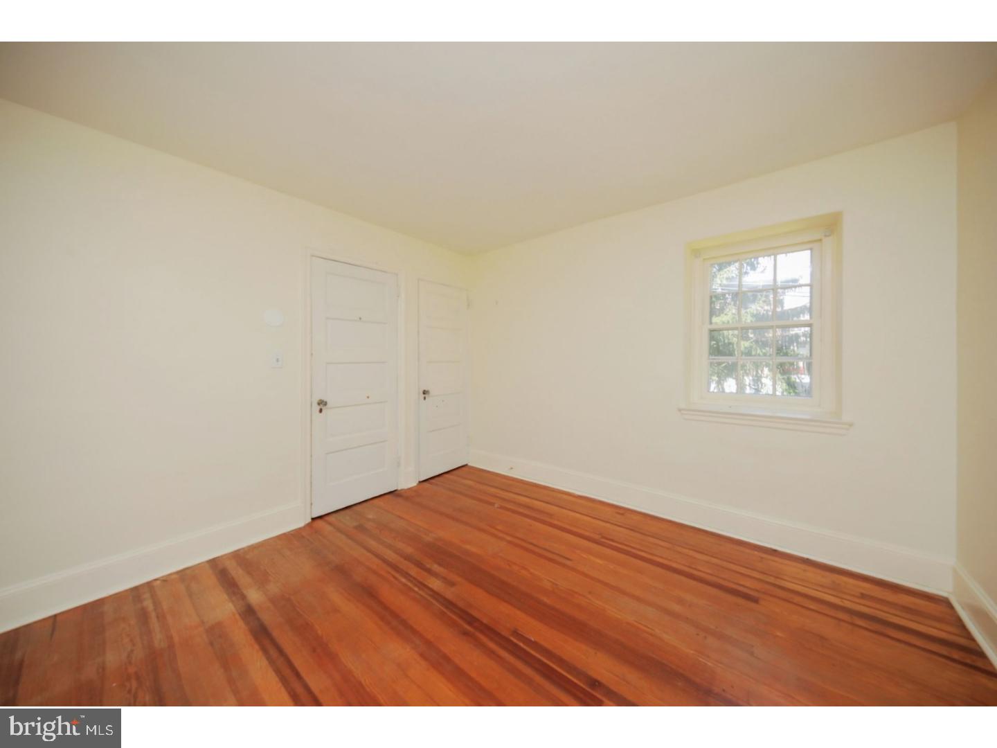 17 E WILLOW GROVE AVE