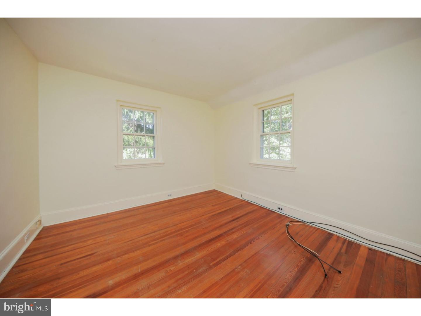 17 E WILLOW GROVE AVE