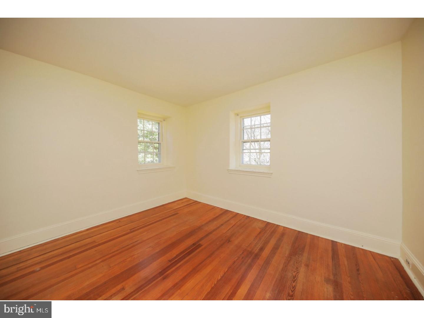 17 E WILLOW GROVE AVE