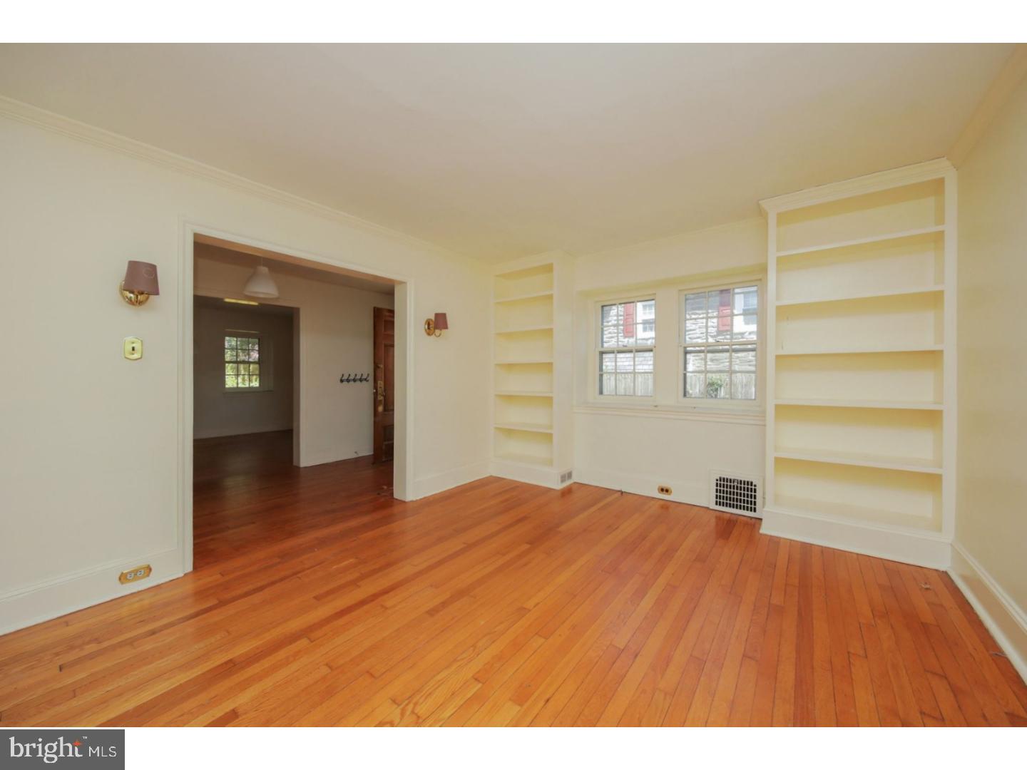 17 E WILLOW GROVE AVE