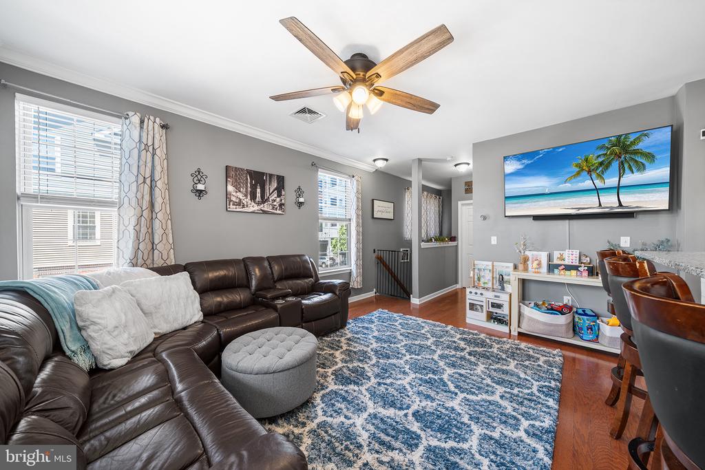 3130 W MASTER ST