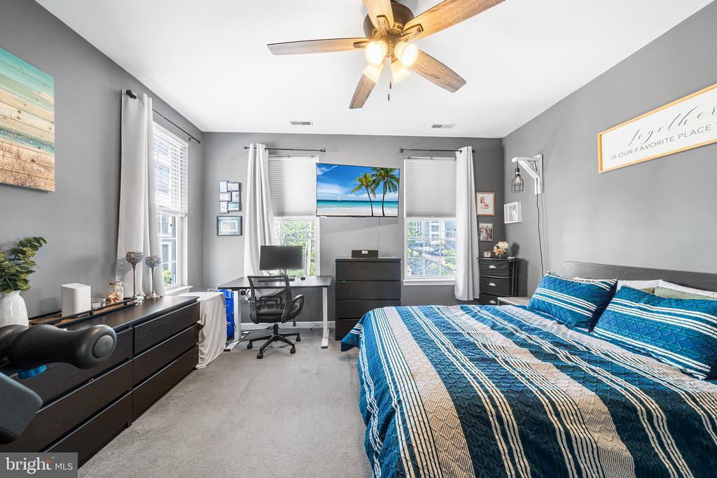 3130 W MASTER ST
