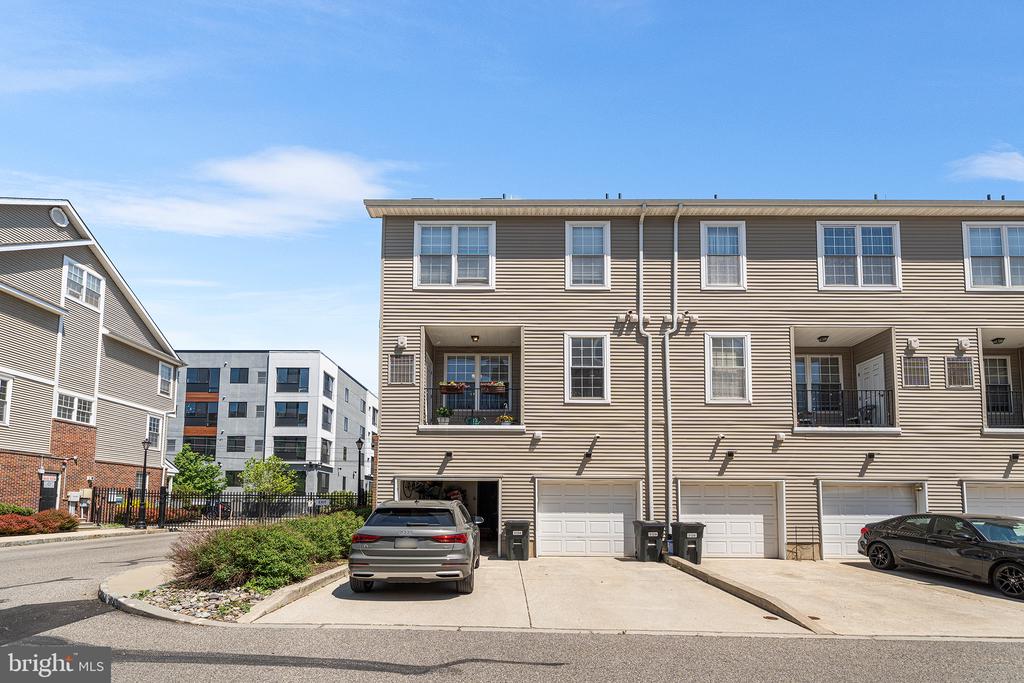 3130 W MASTER ST