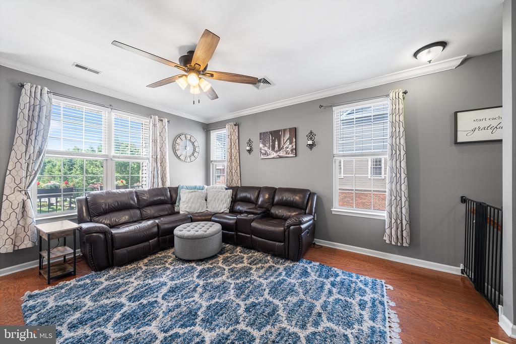 3130 W MASTER ST