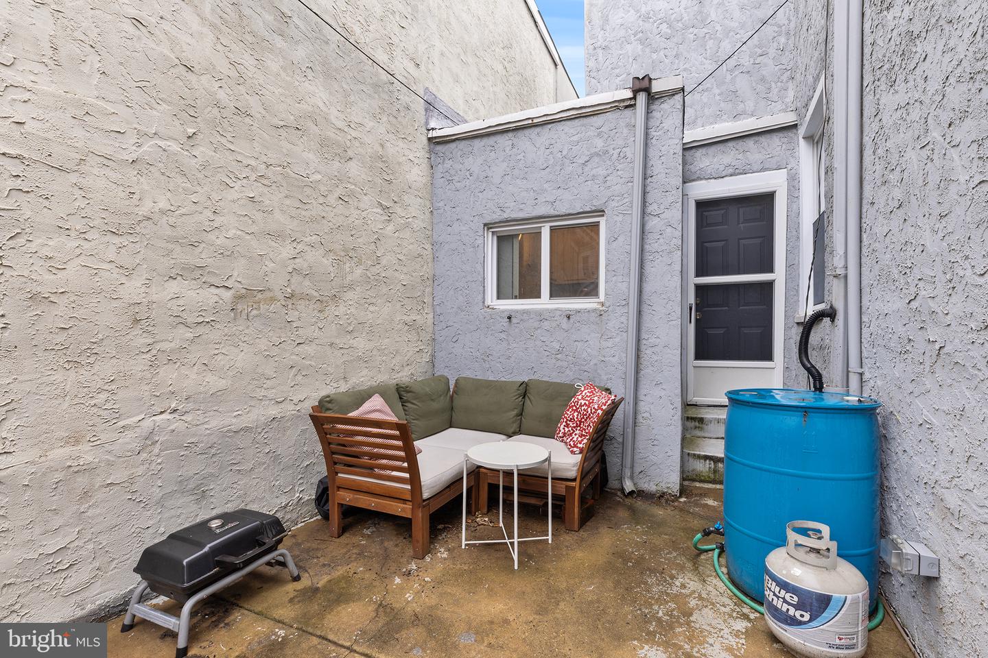 408 E Flora St