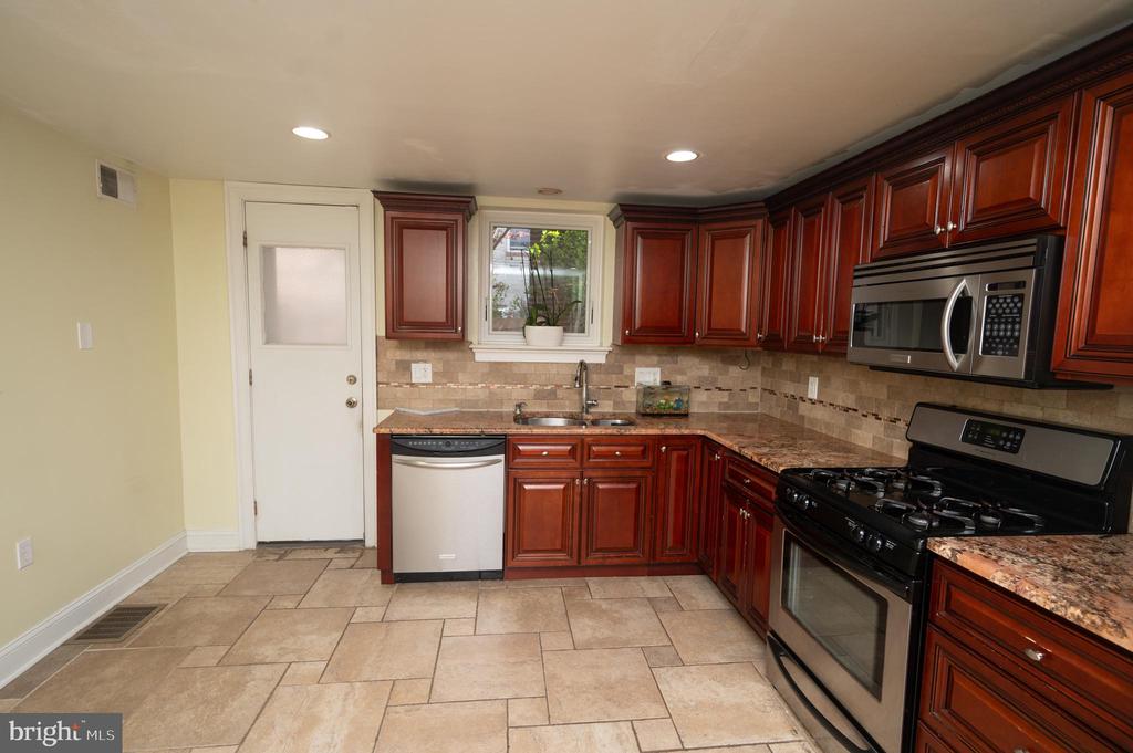 703 ANNIN ST