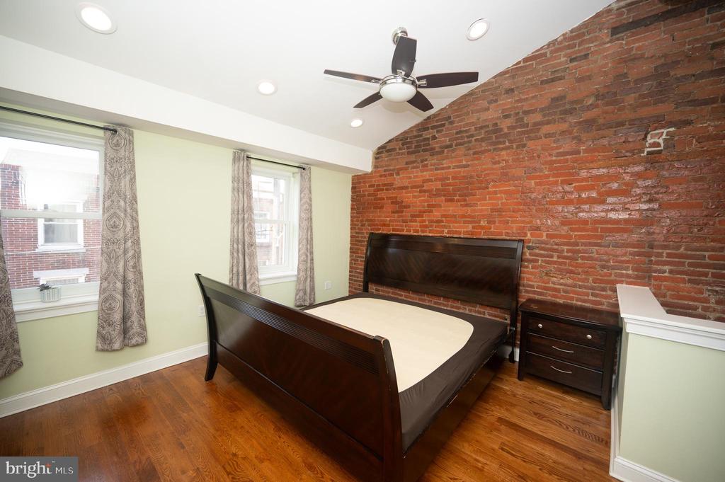 703 ANNIN ST