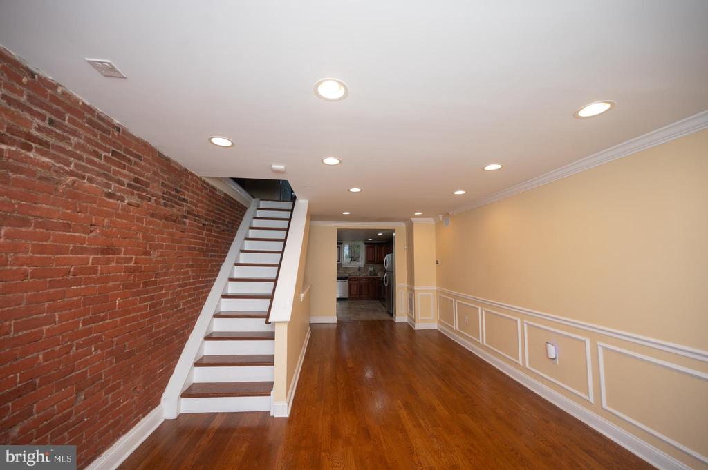 703 ANNIN ST