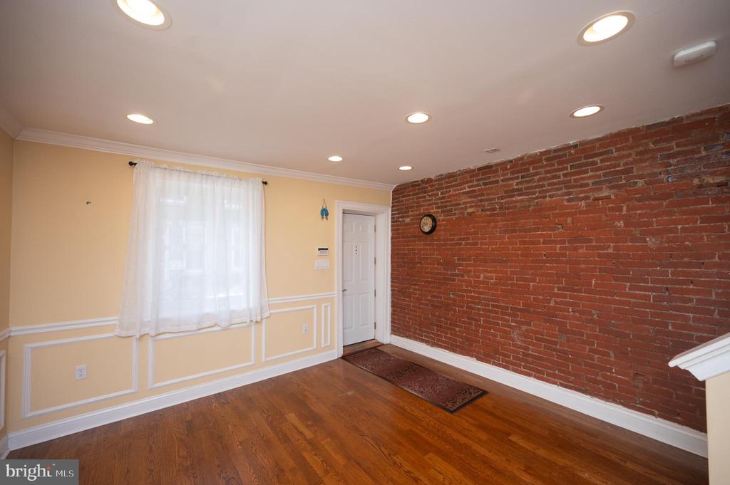 703 ANNIN ST