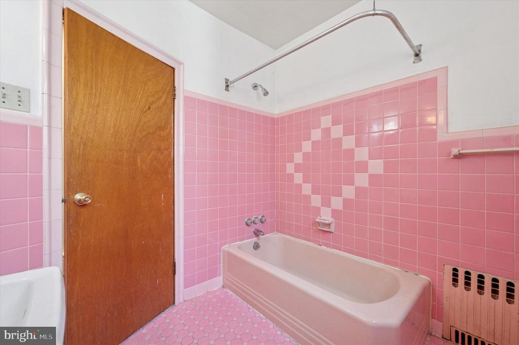 1639 WOLF ST ##2