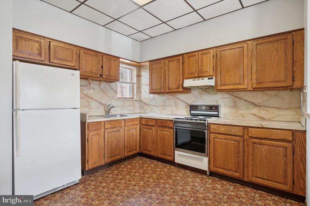 1639 WOLF ST ##2