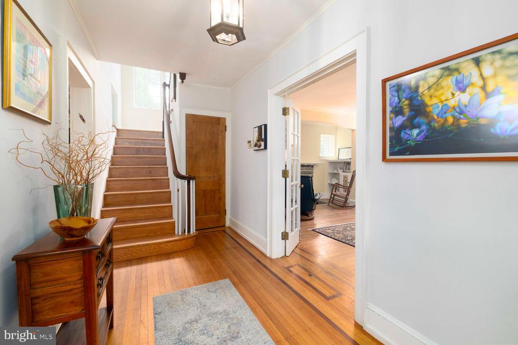 538 W Ellet St