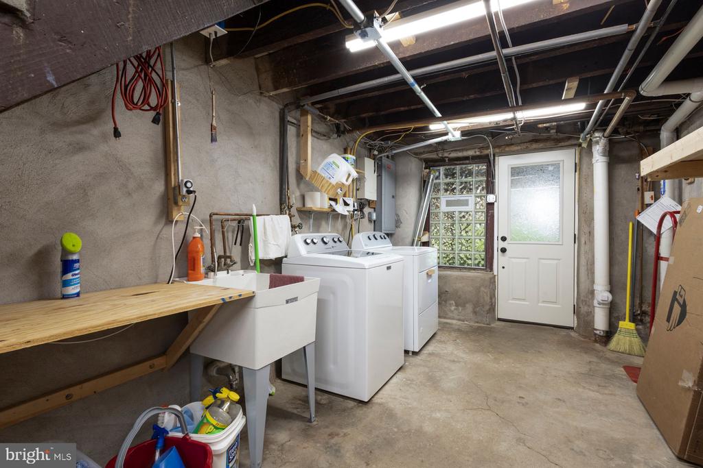 234 W Durand St