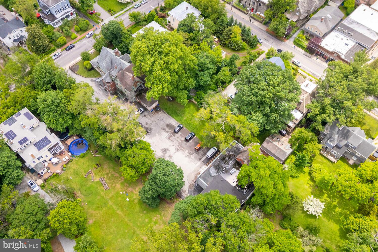 143 W Walnut Ln
