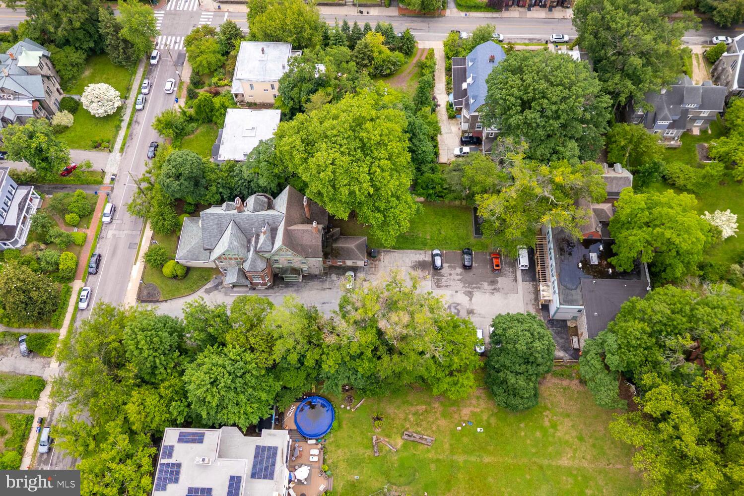 143 W Walnut Ln