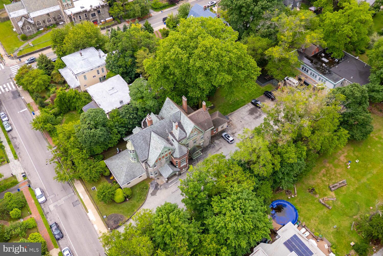 143 W Walnut Ln