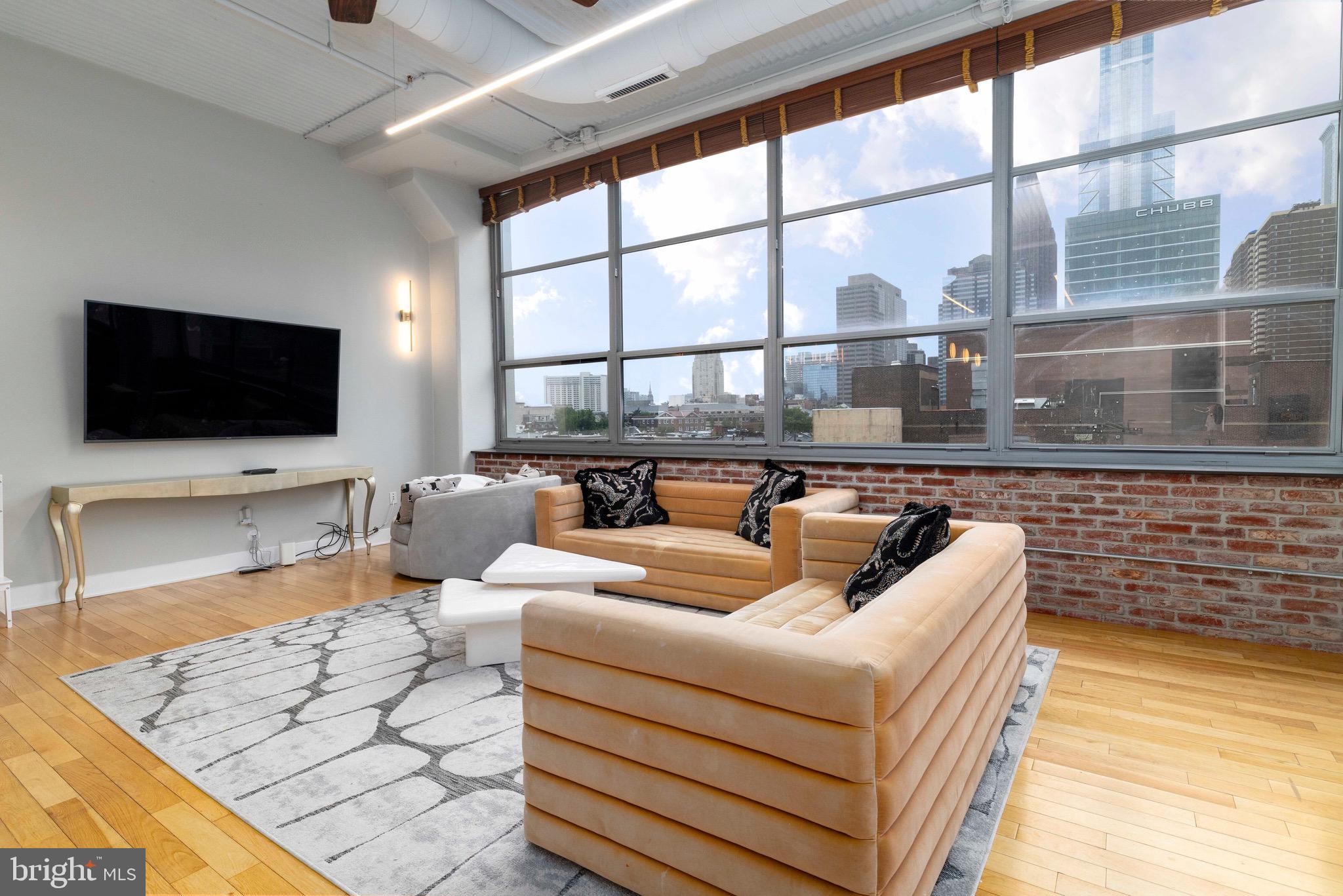 2200-28 ARCH ST #506+507