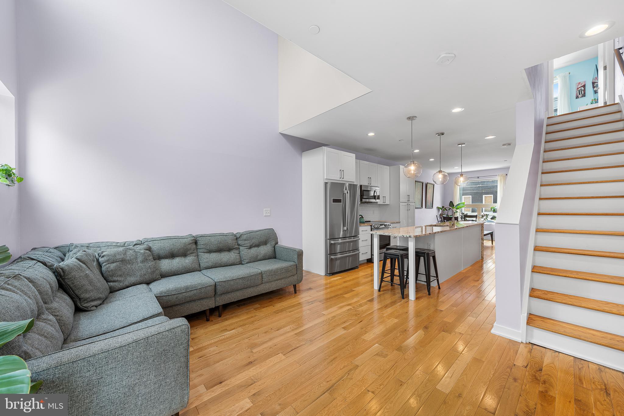 1927 E Cumberland St