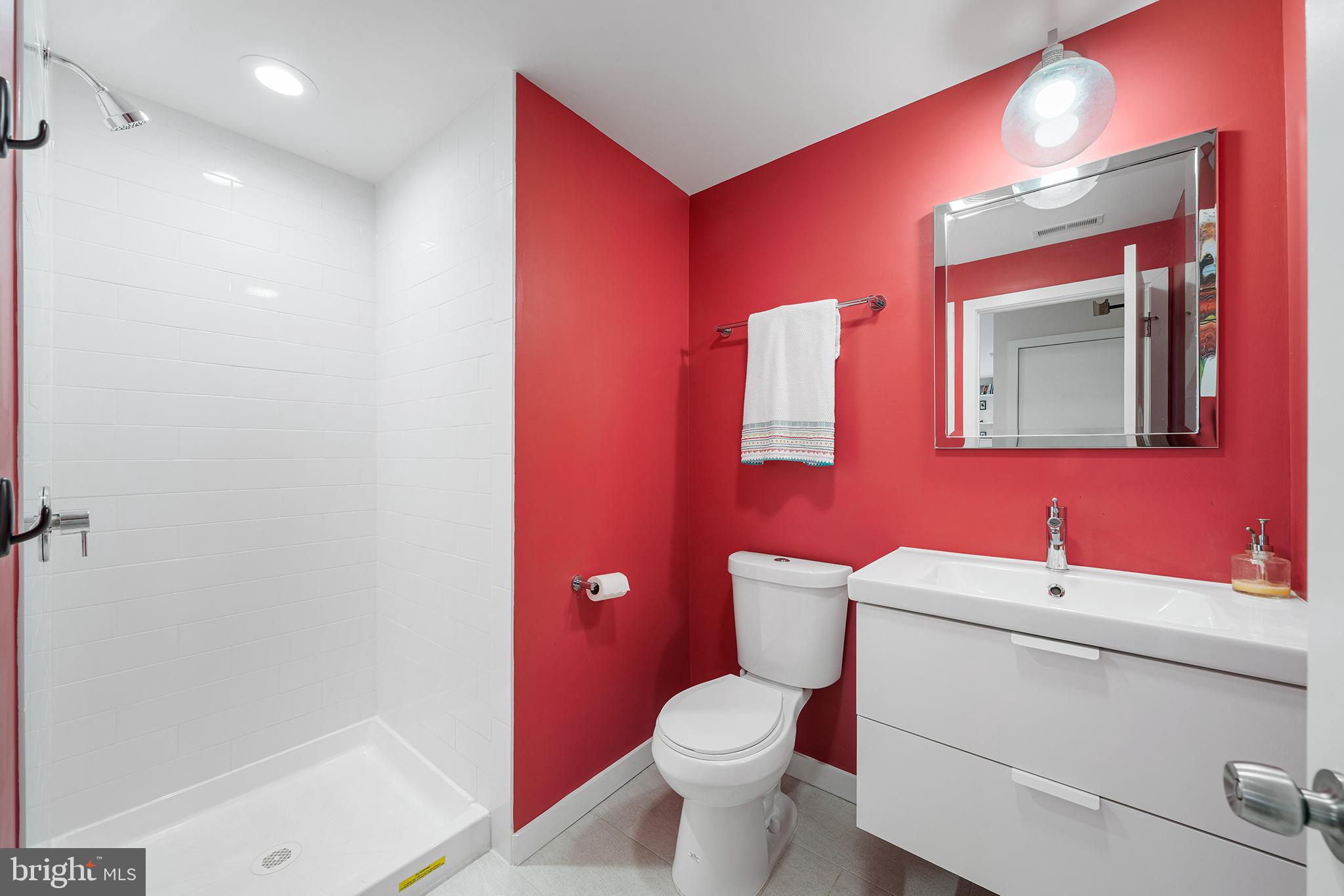 1927 E Cumberland St