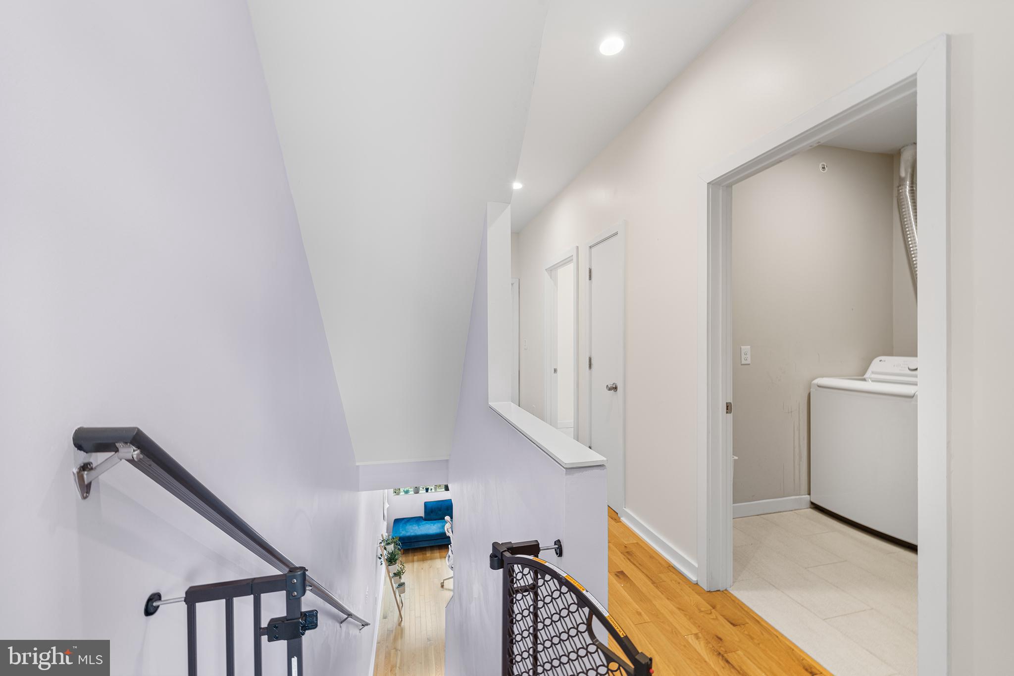 1927 E Cumberland St