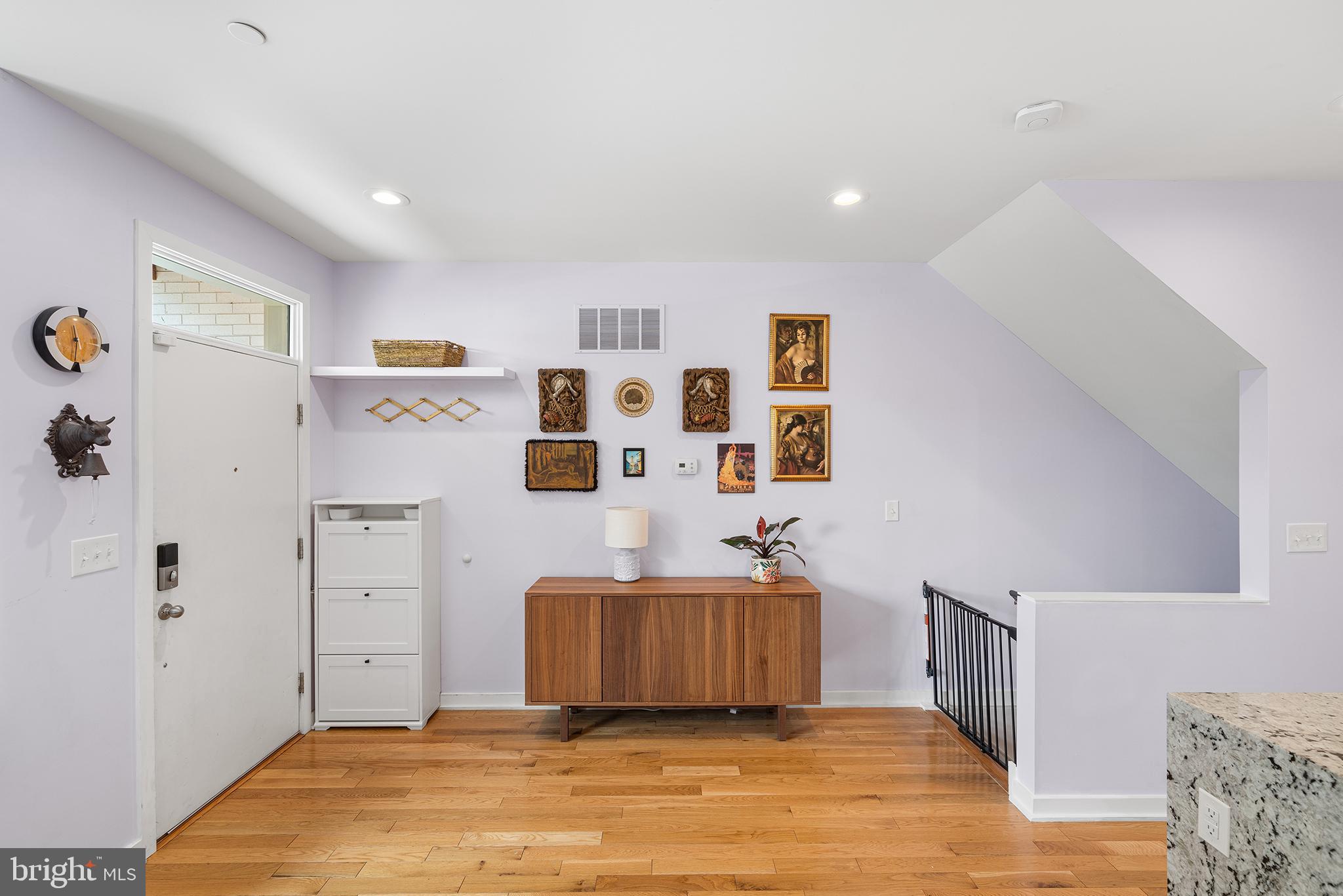 1927 E Cumberland St