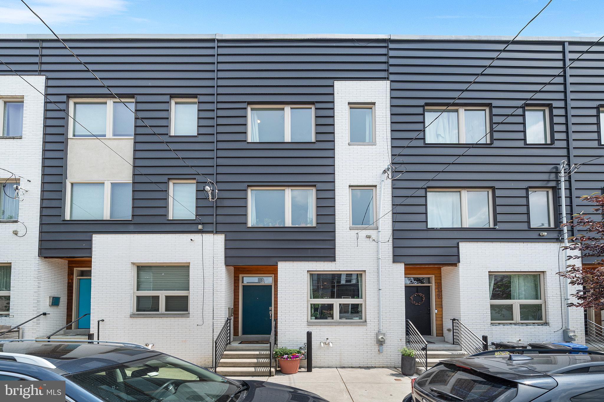 1927 E Cumberland St