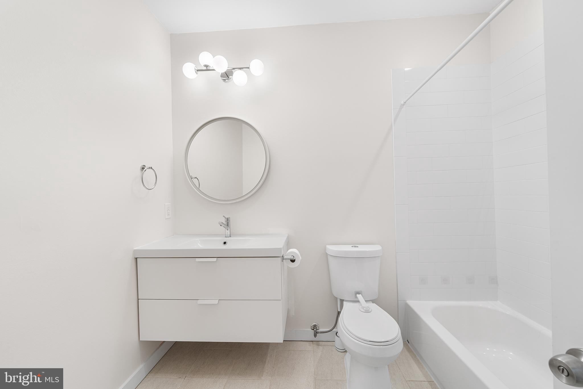 1927 E Cumberland St