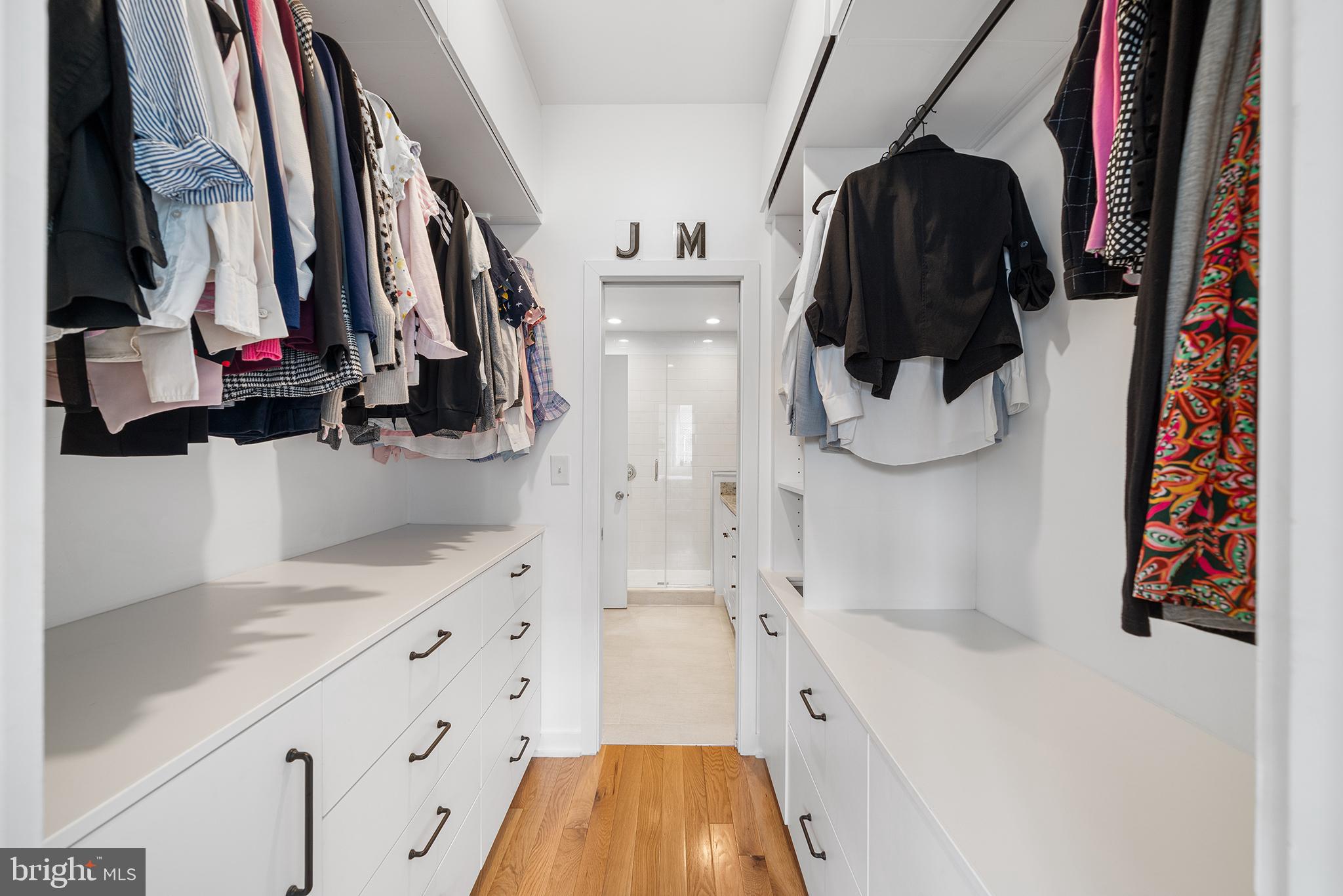 1927 E Cumberland St