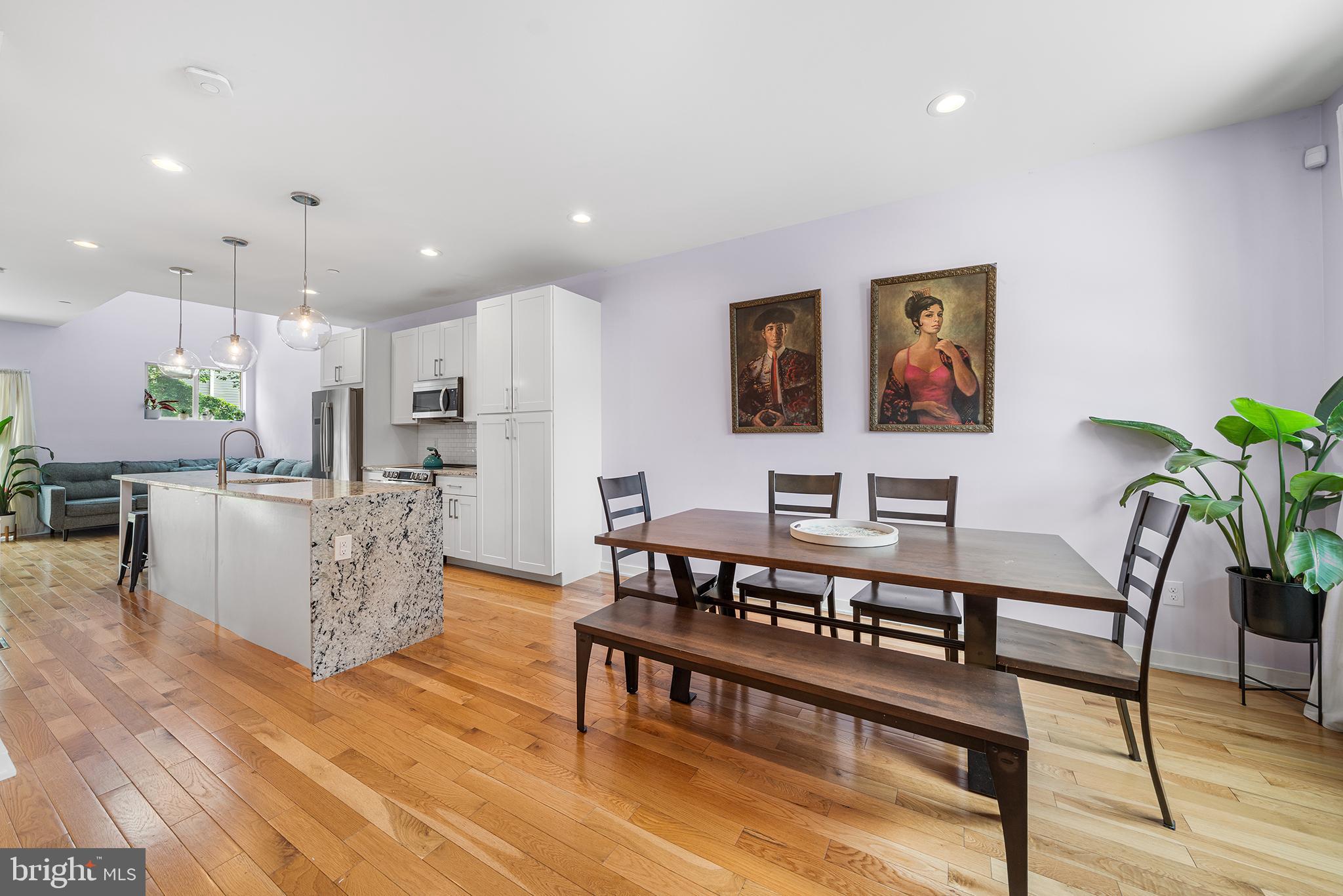 1927 E Cumberland St