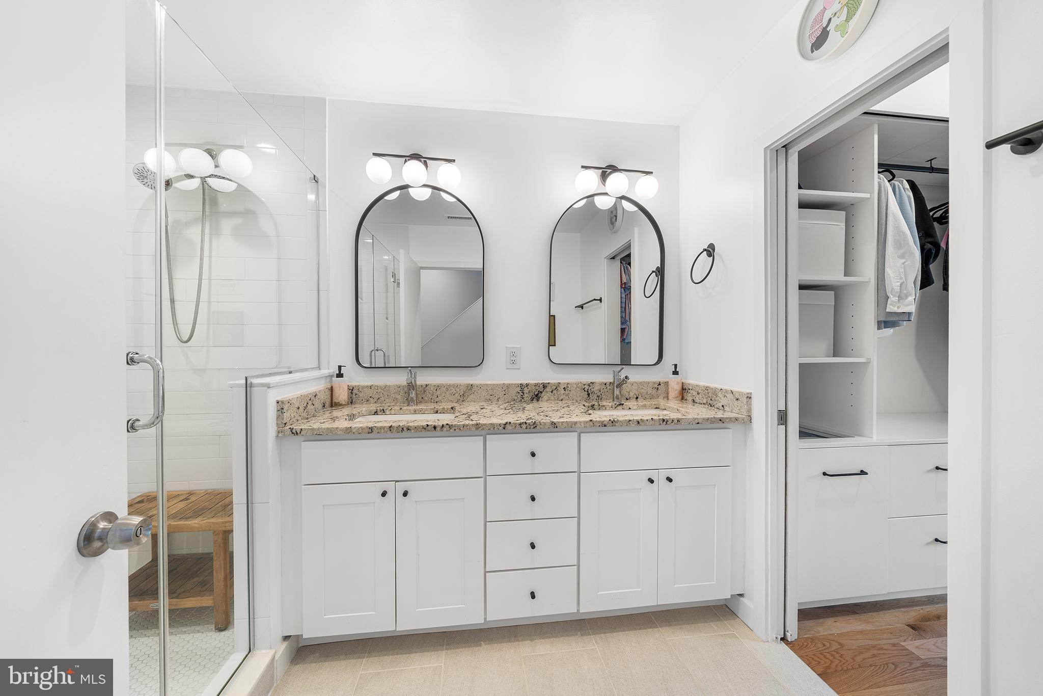 1927 E Cumberland St