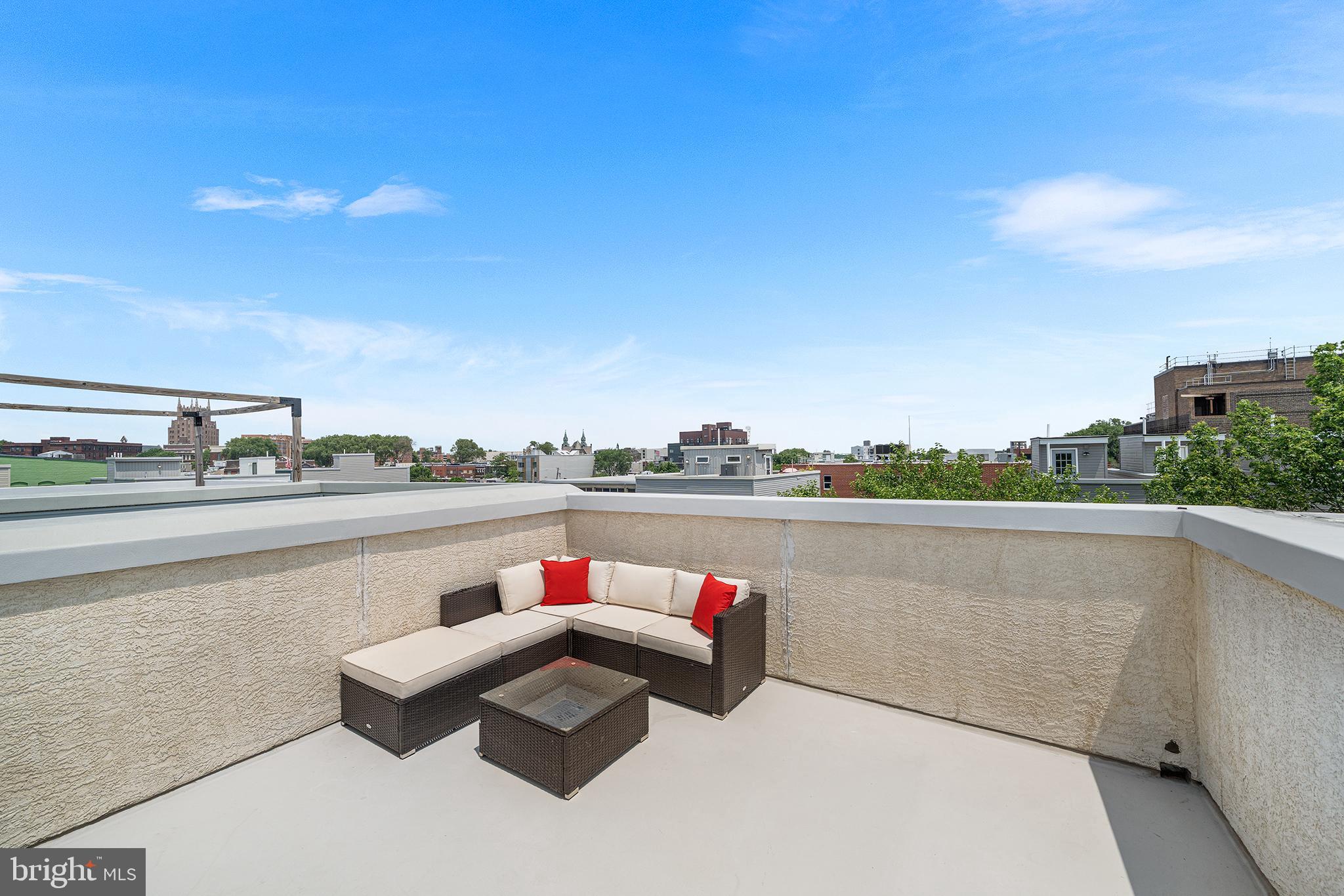 1927 E Cumberland St