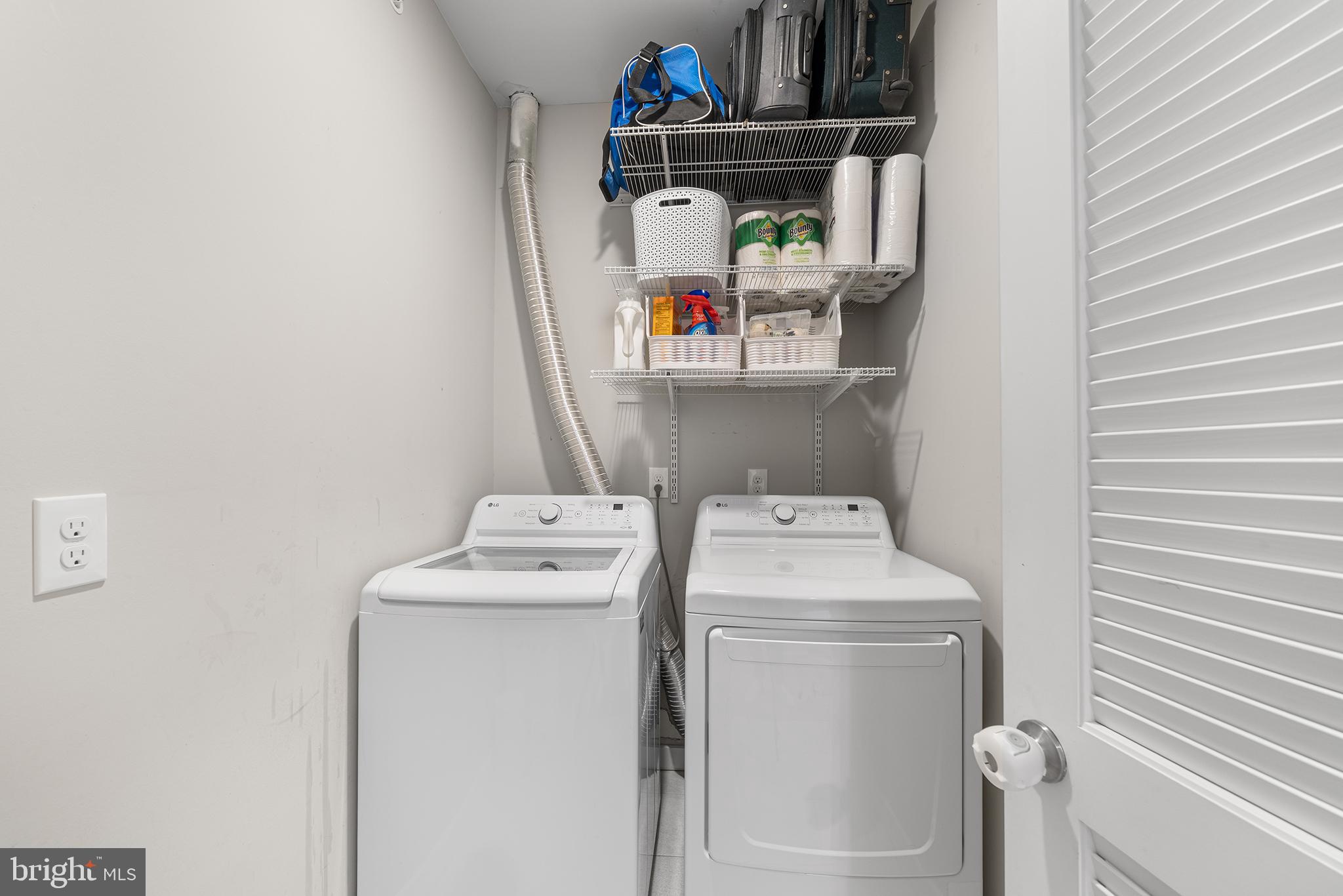 1927 E Cumberland St