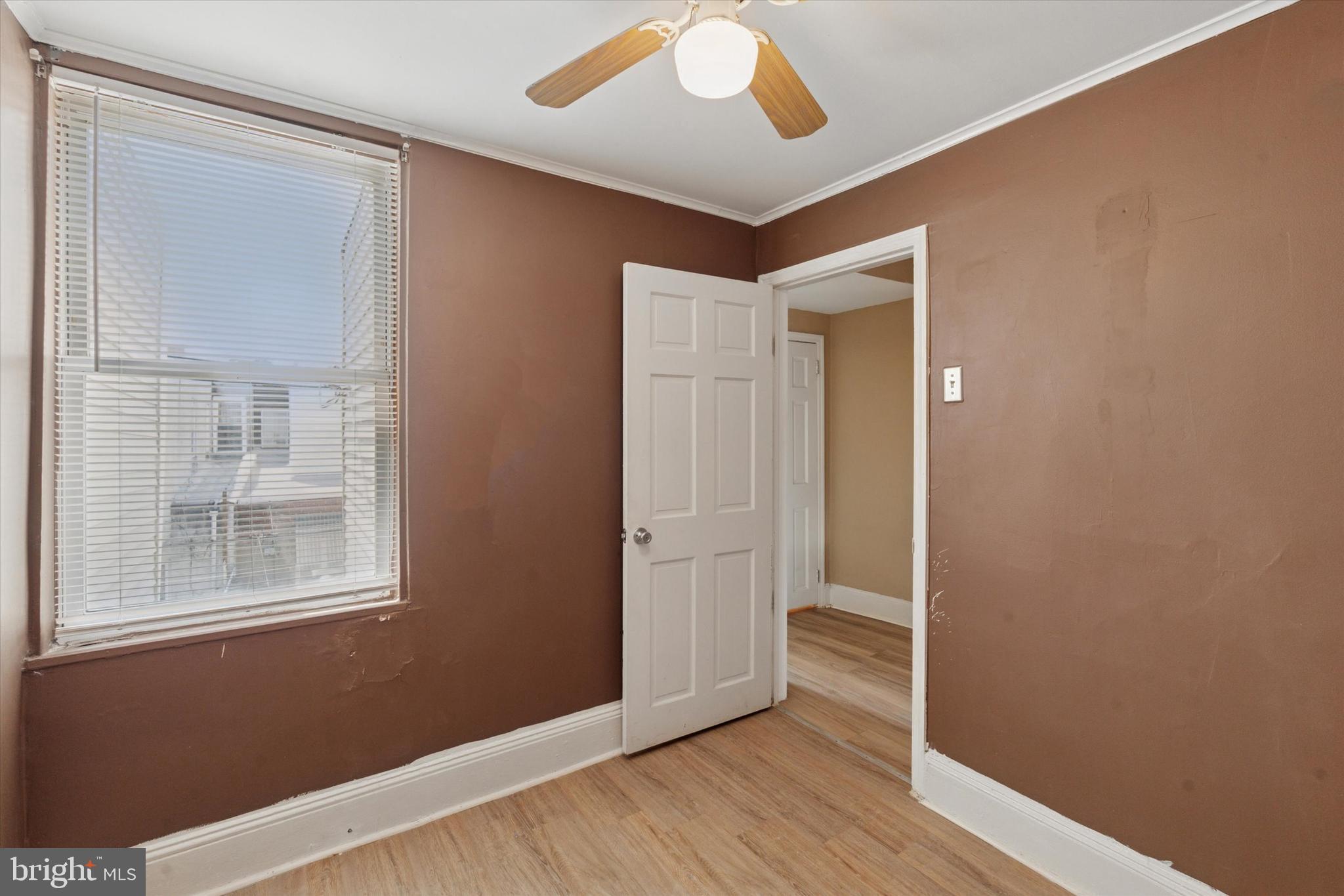 338 Daly St