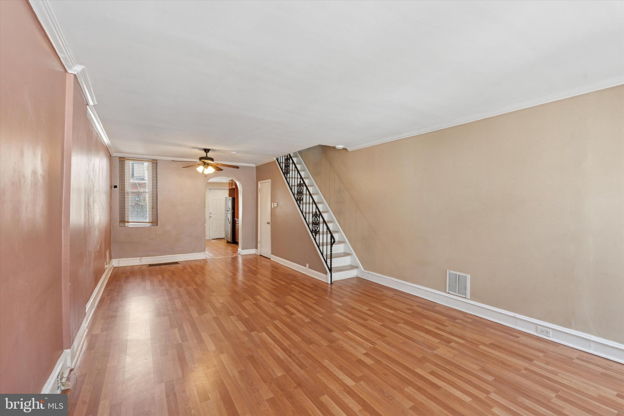 338 Daly St
