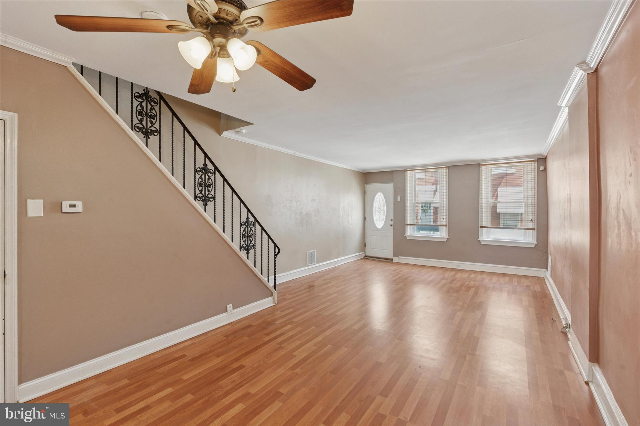 338 Daly St