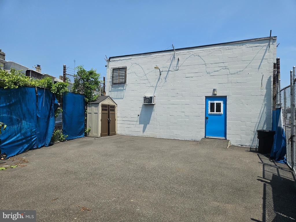 4400 Whitaker Ave