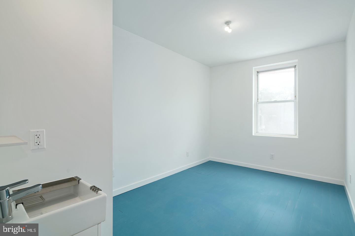 2329 FRANKFORD AVE #C