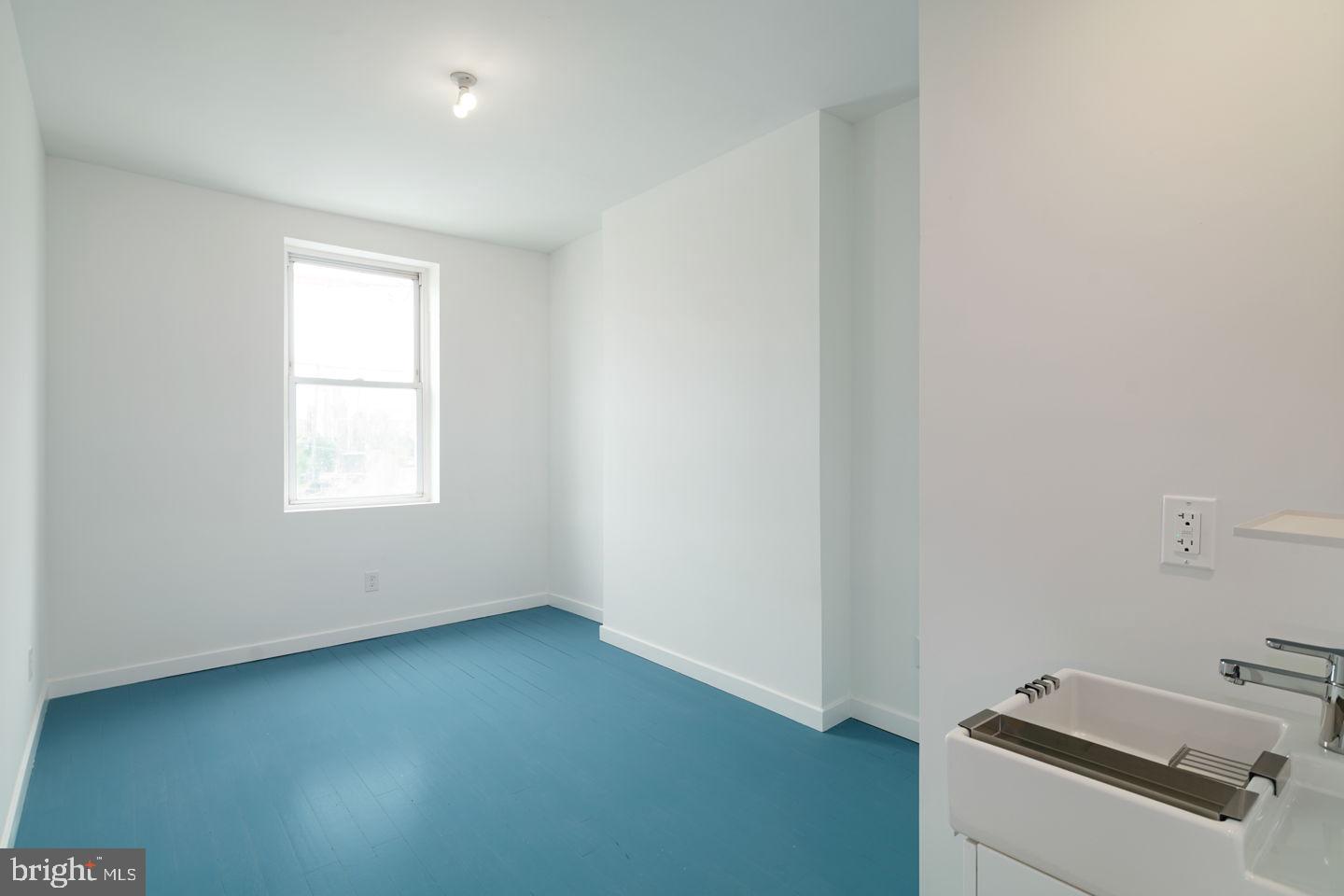 2329 FRANKFORD AVE #C