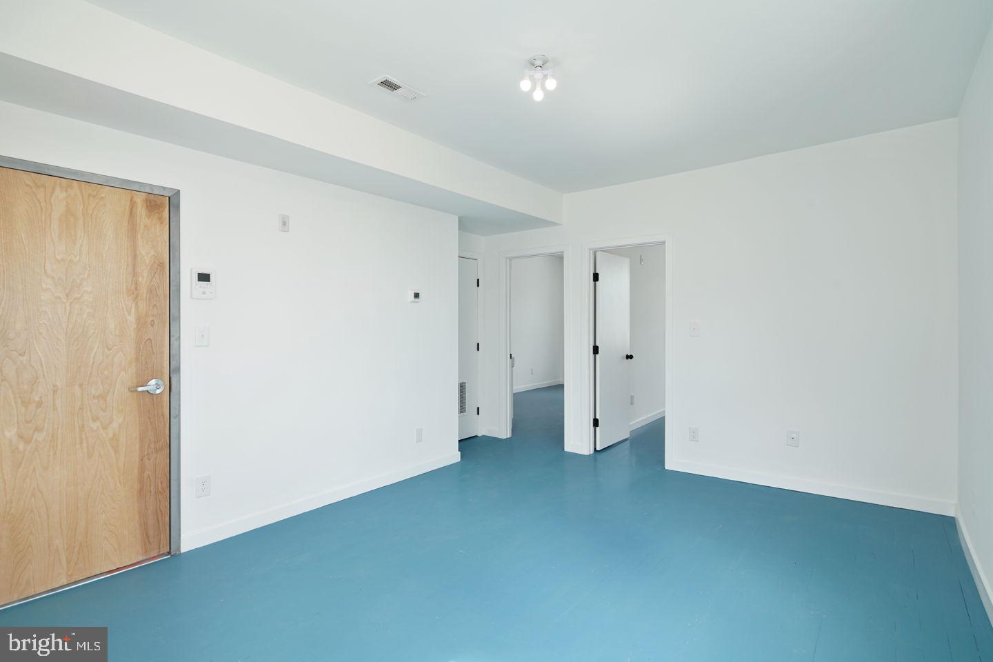 2329 FRANKFORD AVE #C