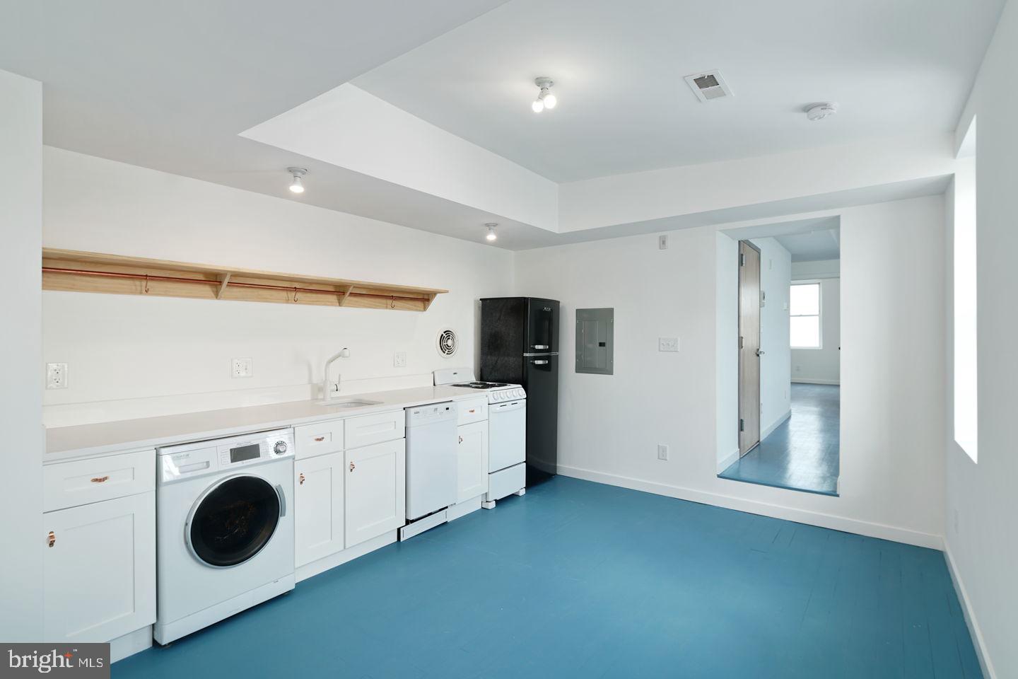 2329 FRANKFORD AVE #C