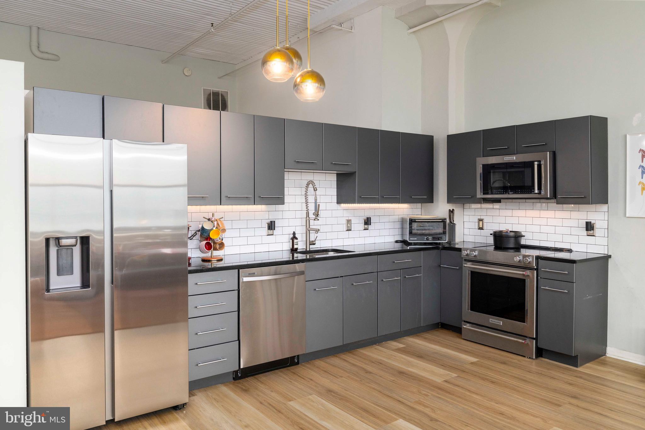 2200-28 ARCH ST #702