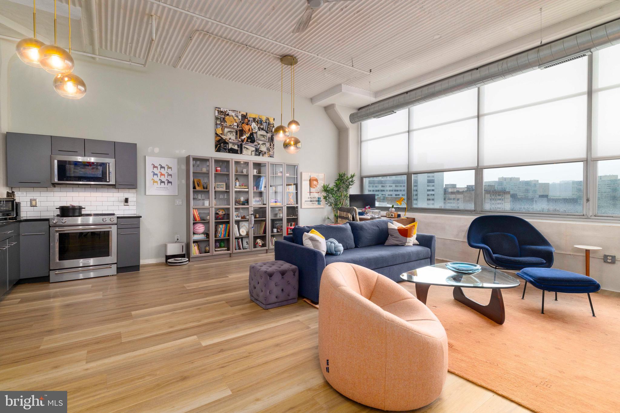 2200-28 ARCH ST #702