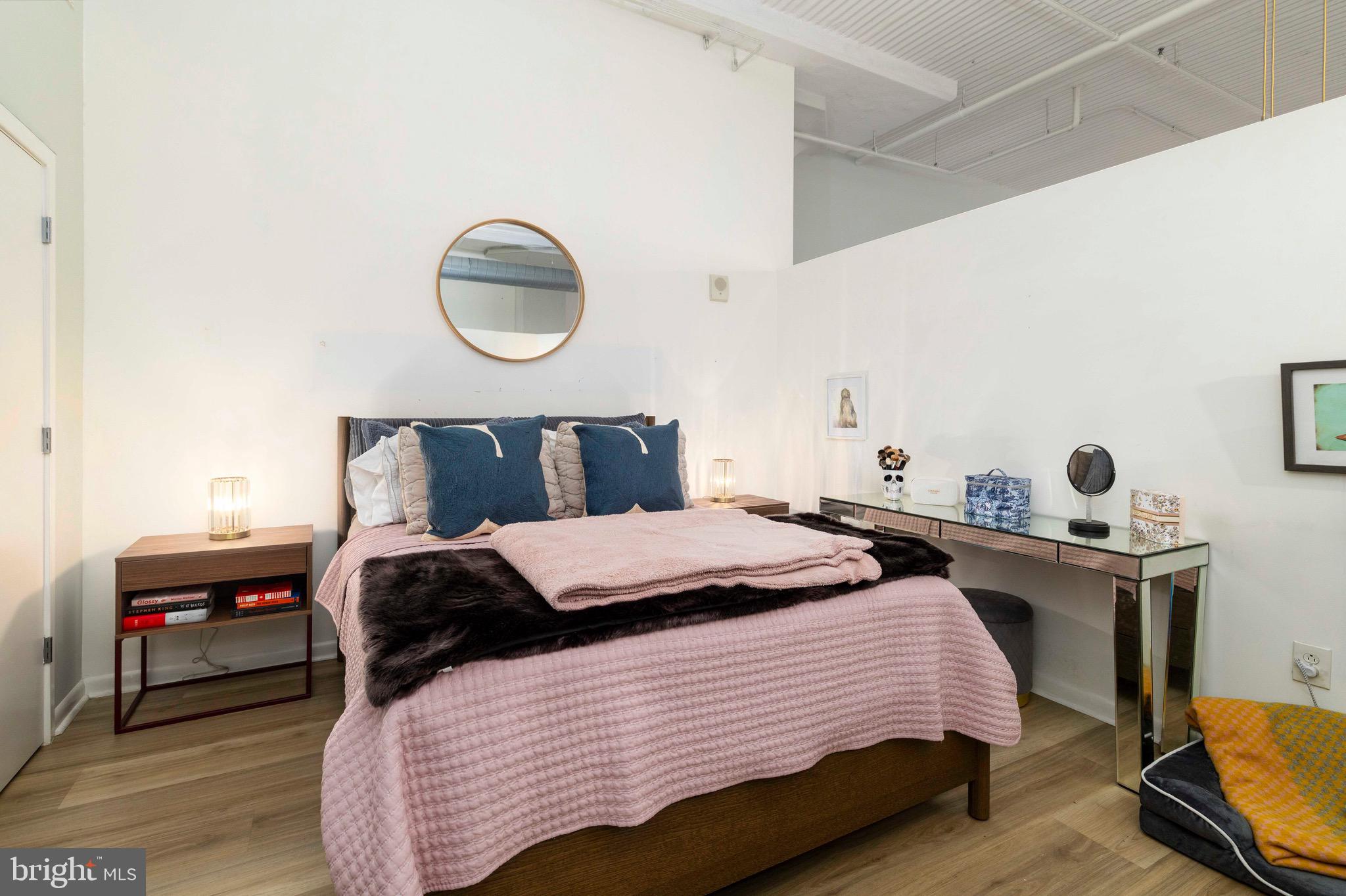 2200-28 ARCH ST #702