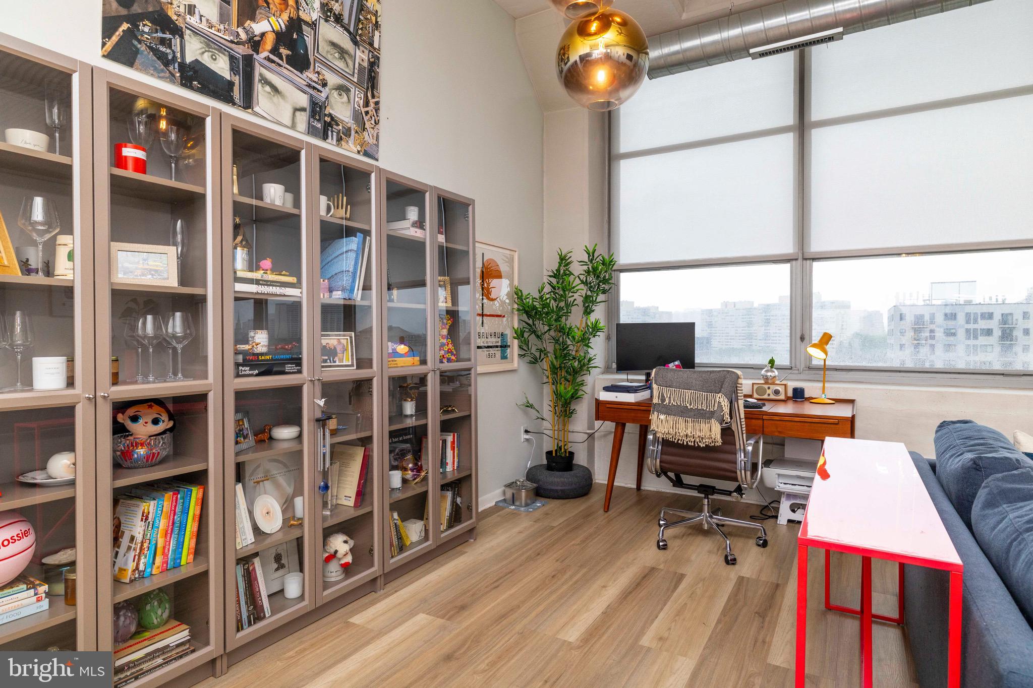 2200-28 ARCH ST #702