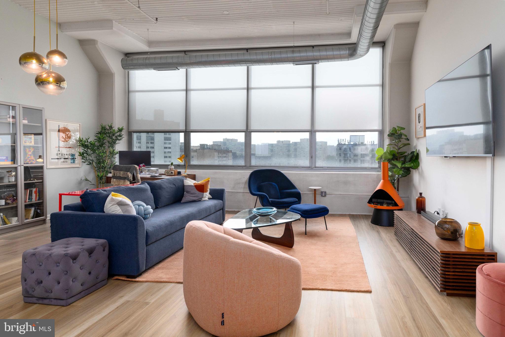 2200-28 ARCH ST #702