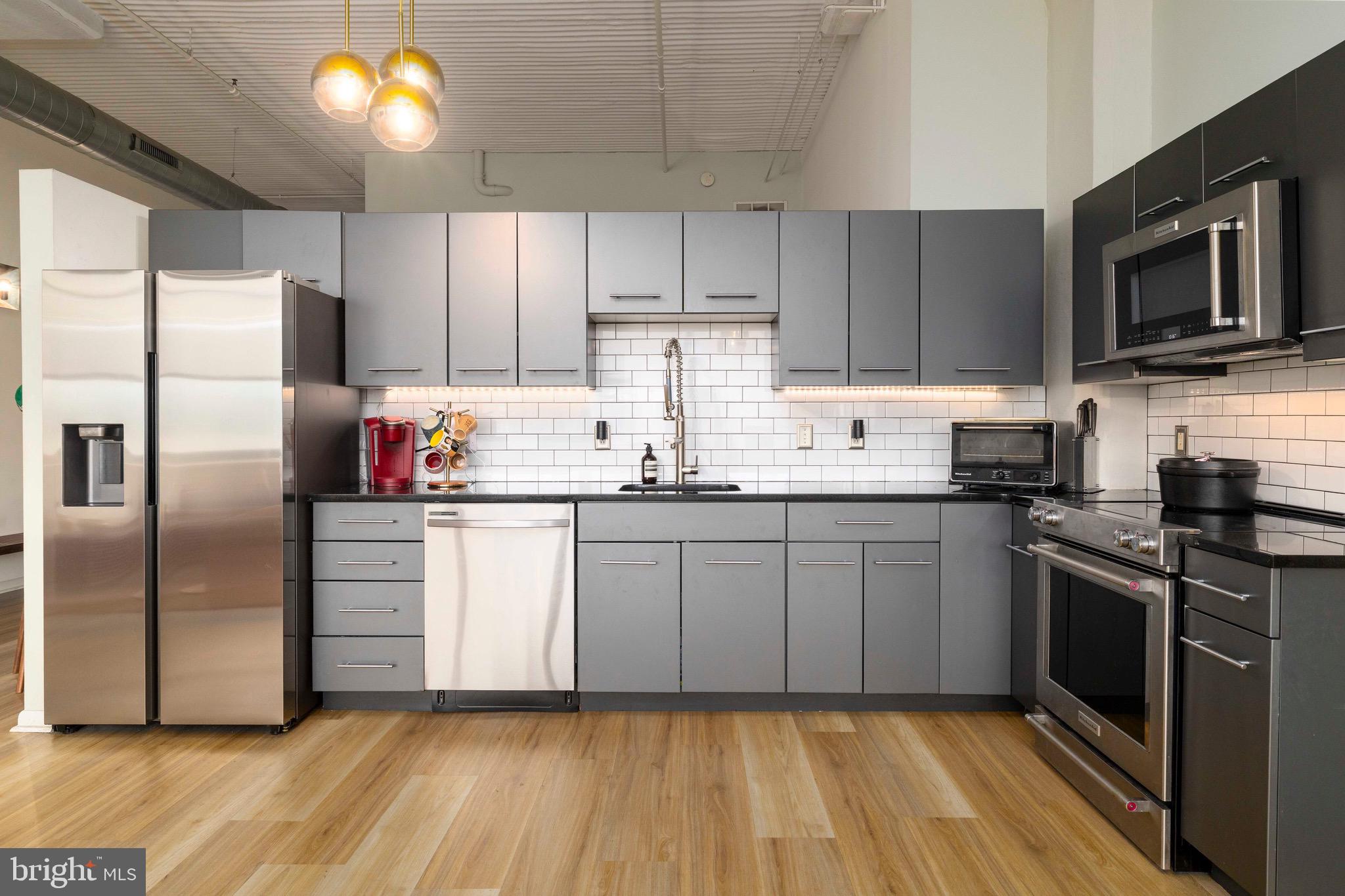 2200-28 ARCH ST #702